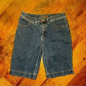 Fresh Produce Woman Size 4 Bermuda Jean Shorts Medium Wash Stretch